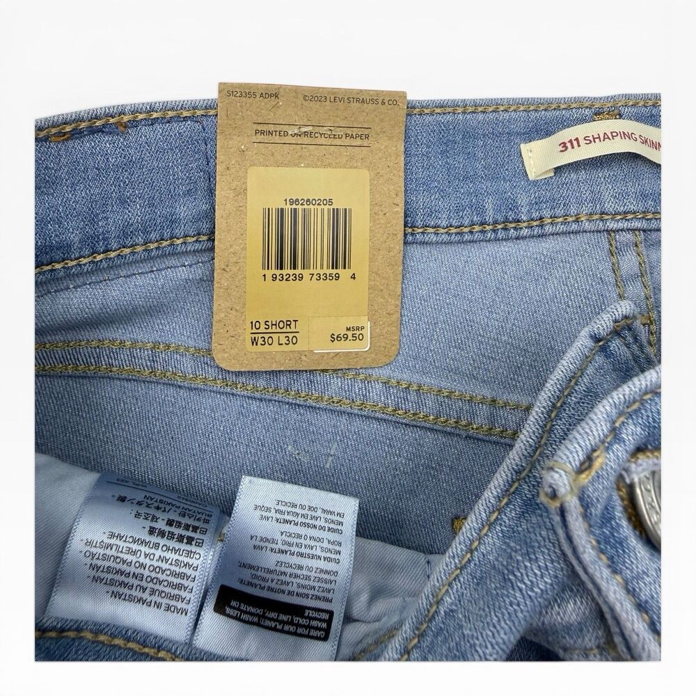 Levis WOMENS SIZE 10 MEDIUM W30 L30 311 Shaping Skinny Jeans Light Wash - Picture 8 of 8